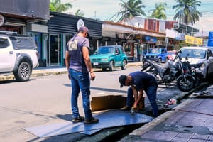 Men at work in Costa Rica